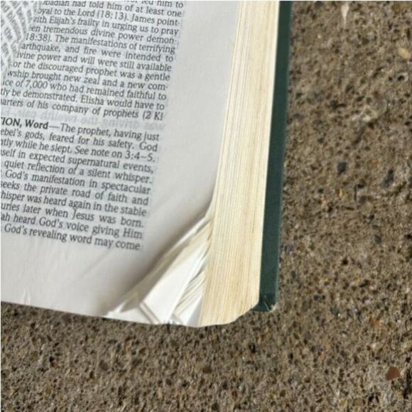 New International Version Disciple’s Study Bible - Picture 9 of 10